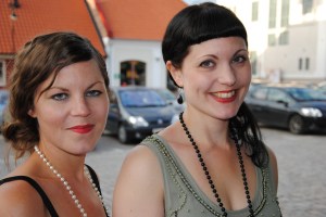 Julie, Anna m syster